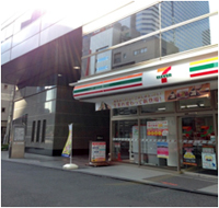 そのまま直進するとセブンイレブンが右に見えてきます。